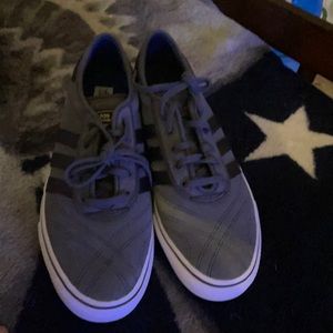 Men’s brand new adidas sneakers/ skateboarding sneakers .grey, black,white s 10